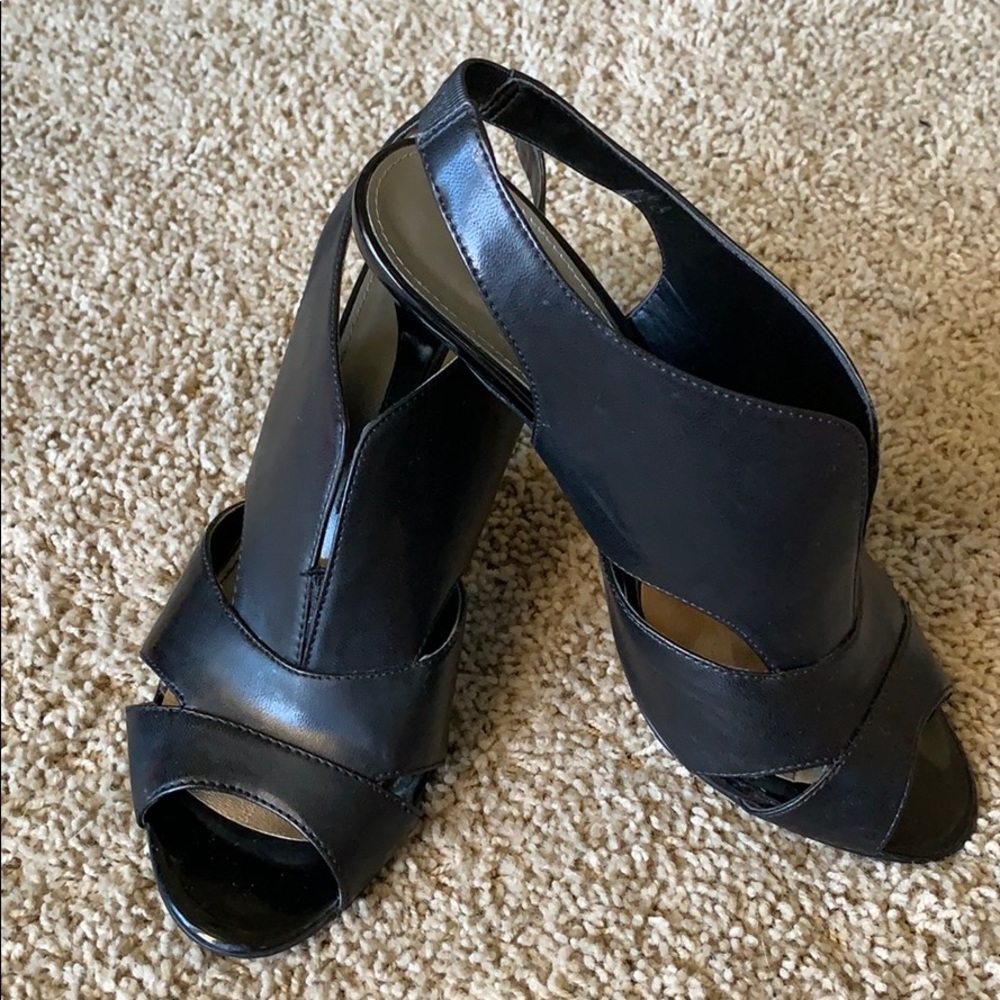 Bandolino Black Open Toe Heeled Sandals